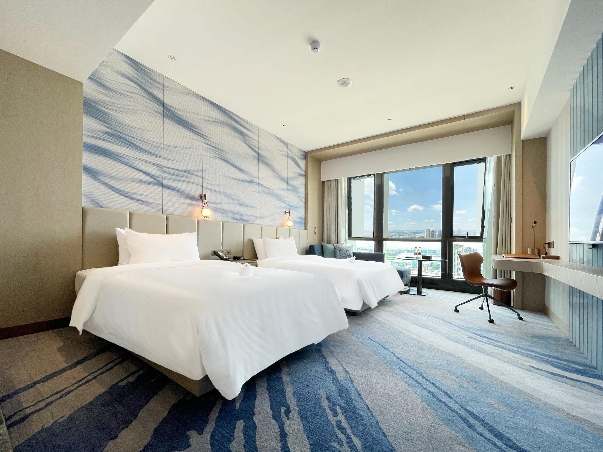 Deluxe River View Twin Room