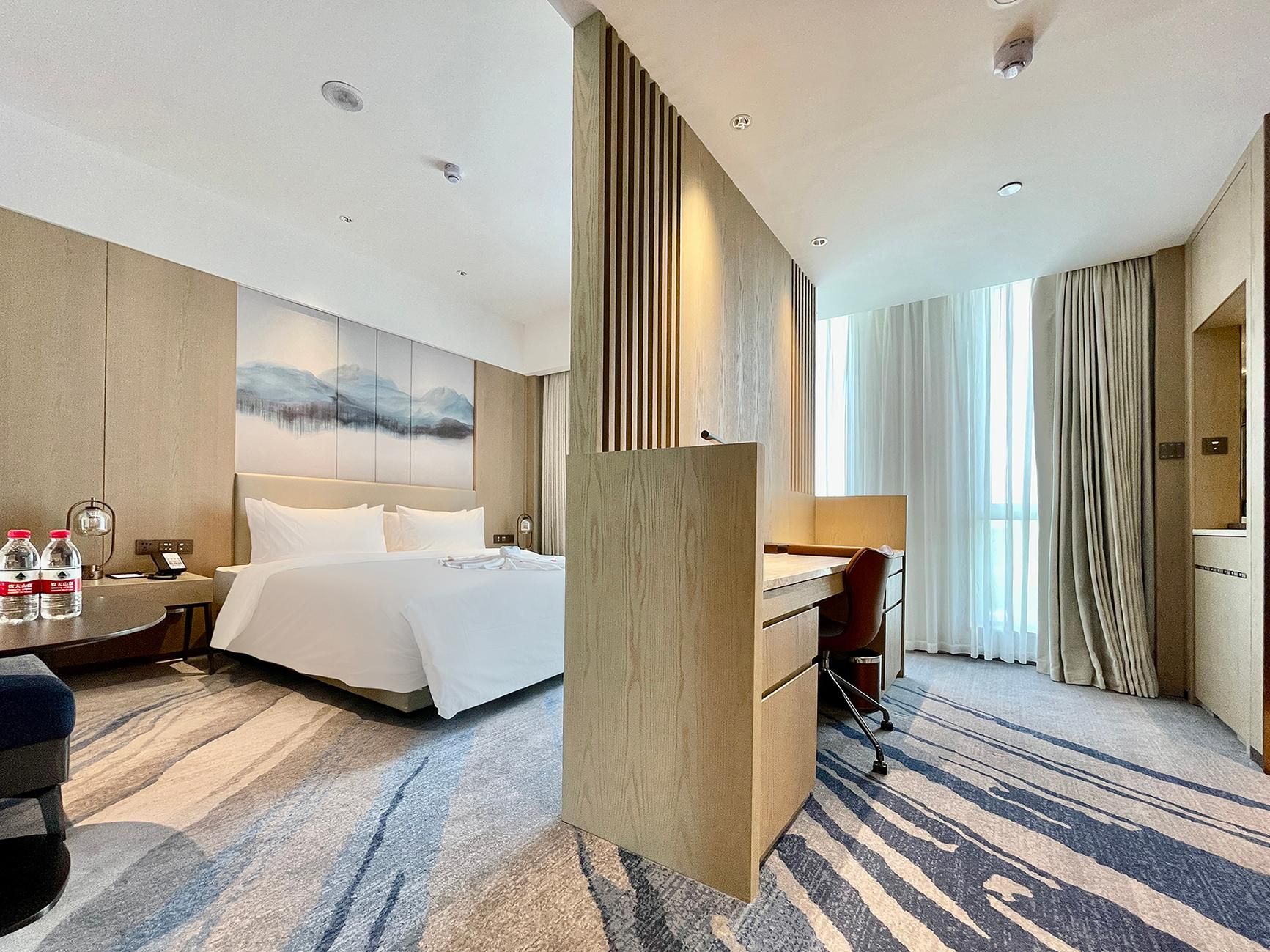 Deluxe Queen Room