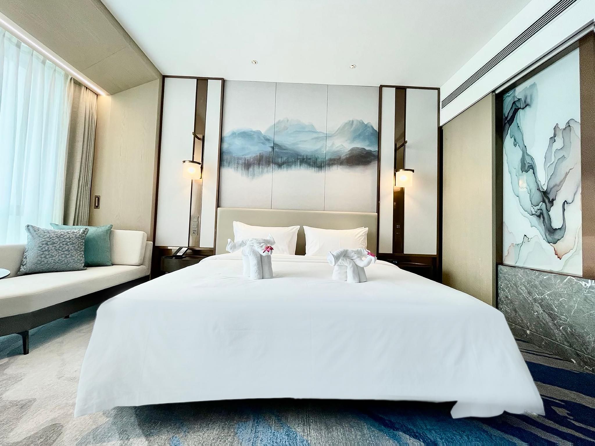 Deluxe River View King Room