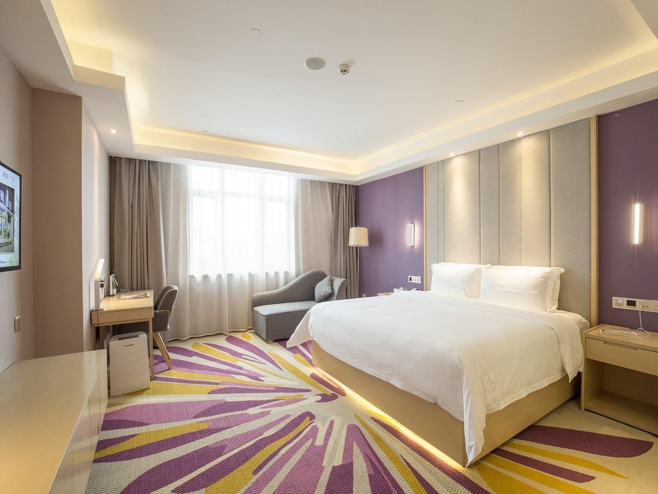 Business Queen Room