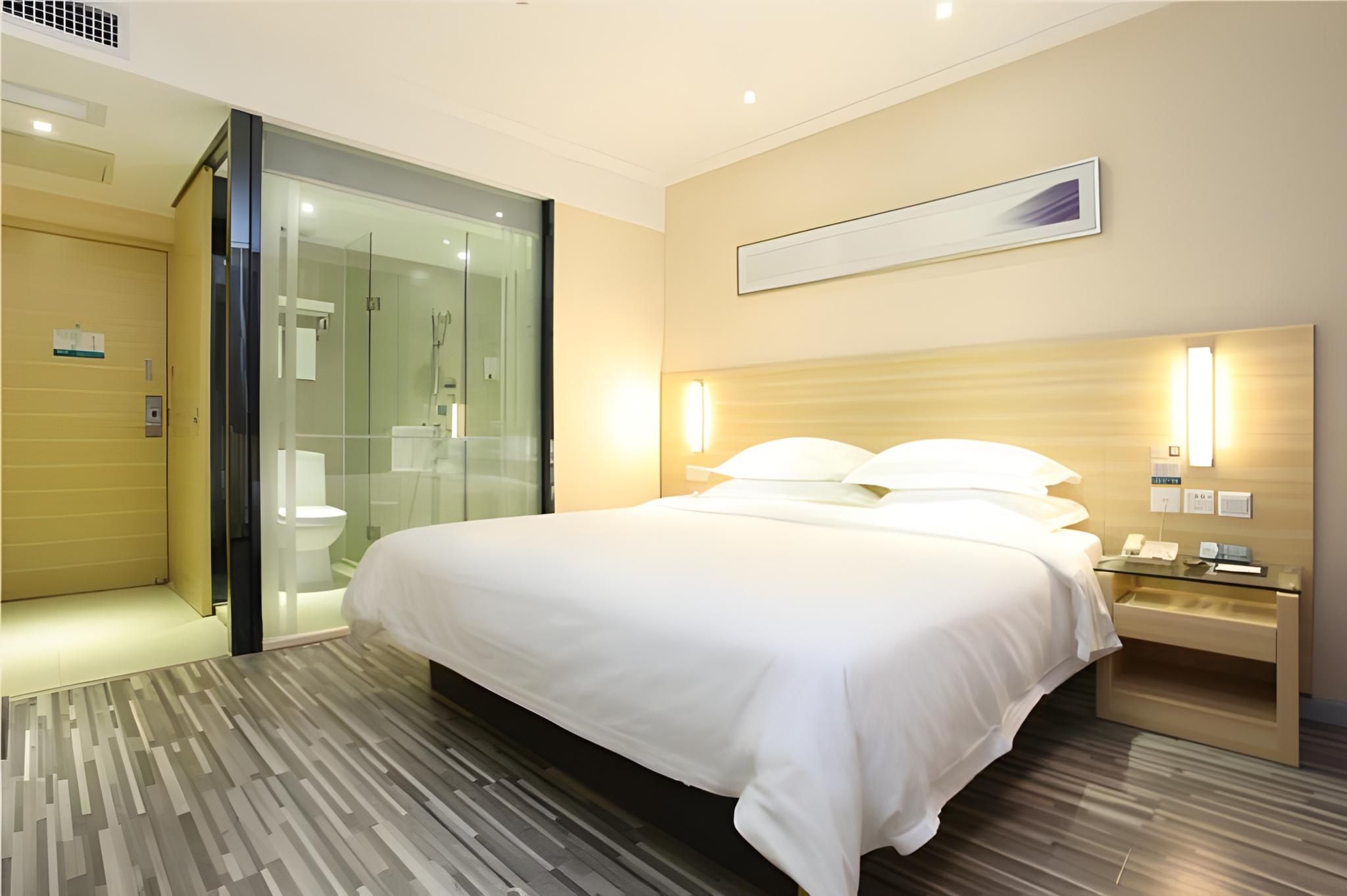 Business Queen Room