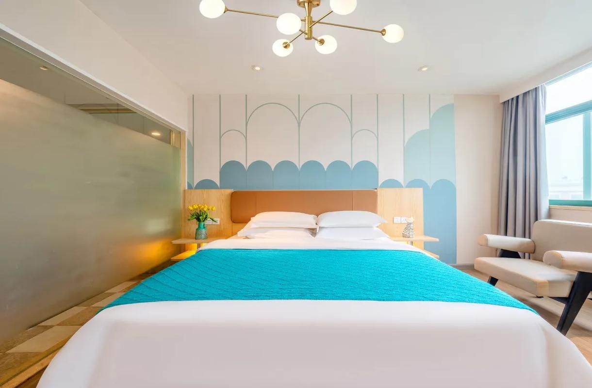 WH - Deluxe Bed Room