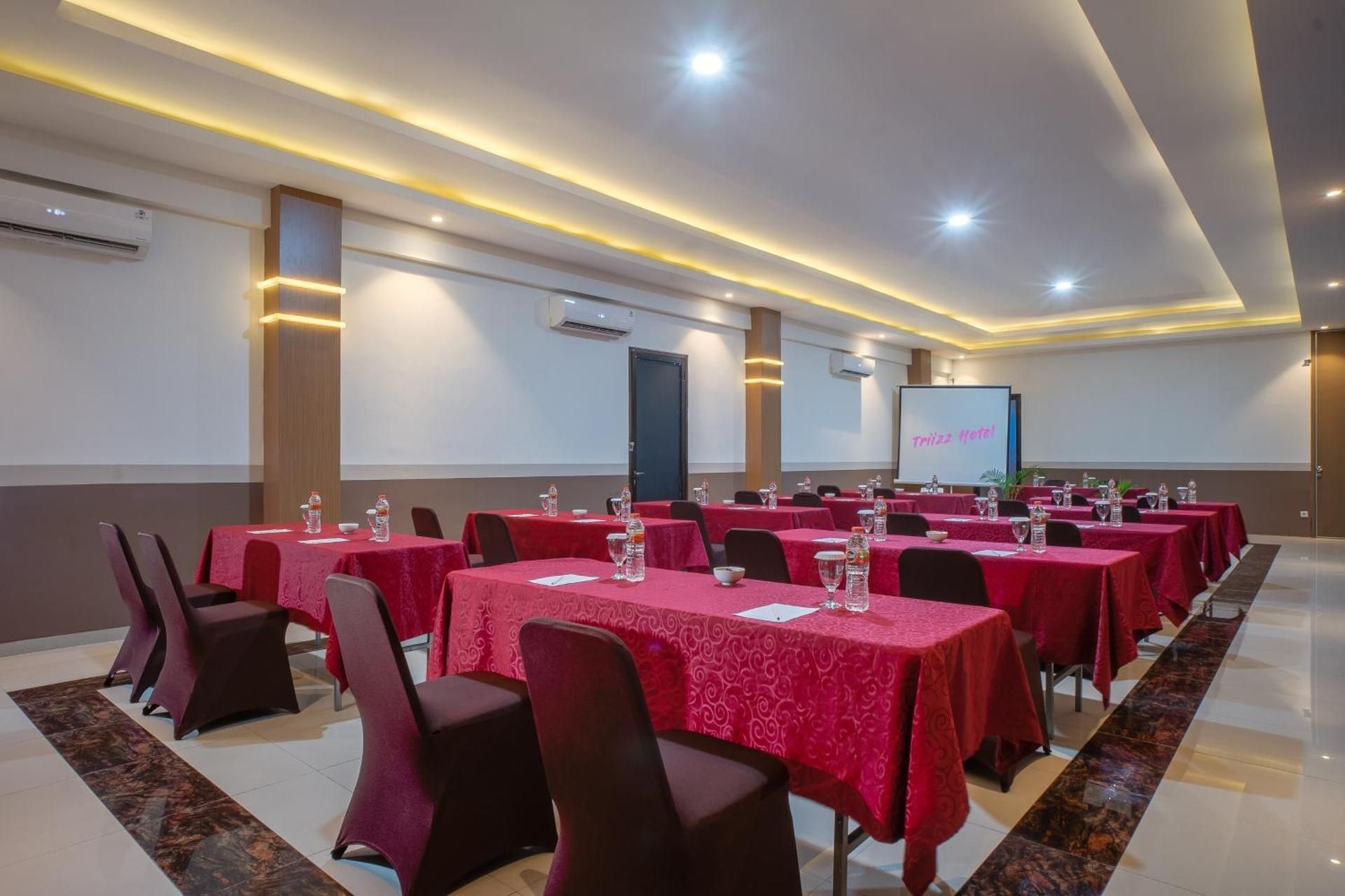 Triizz Hotel Semarang