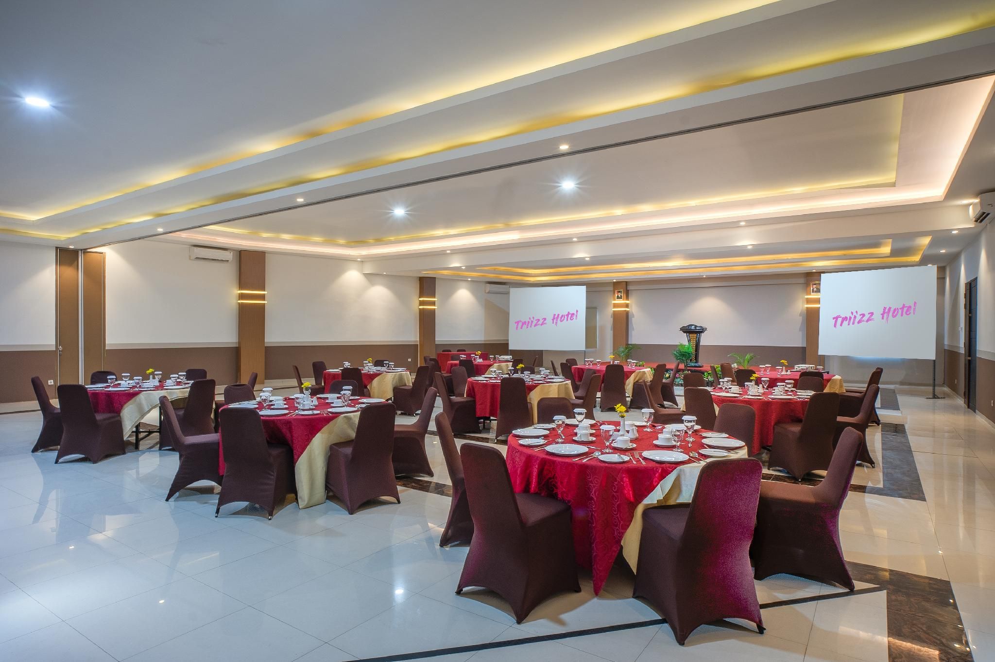 Triizz Hotel Semarang