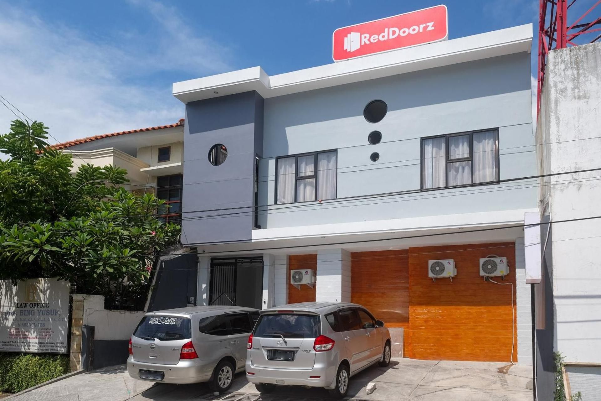 RedDoorz near Tentrem Mall Semarang