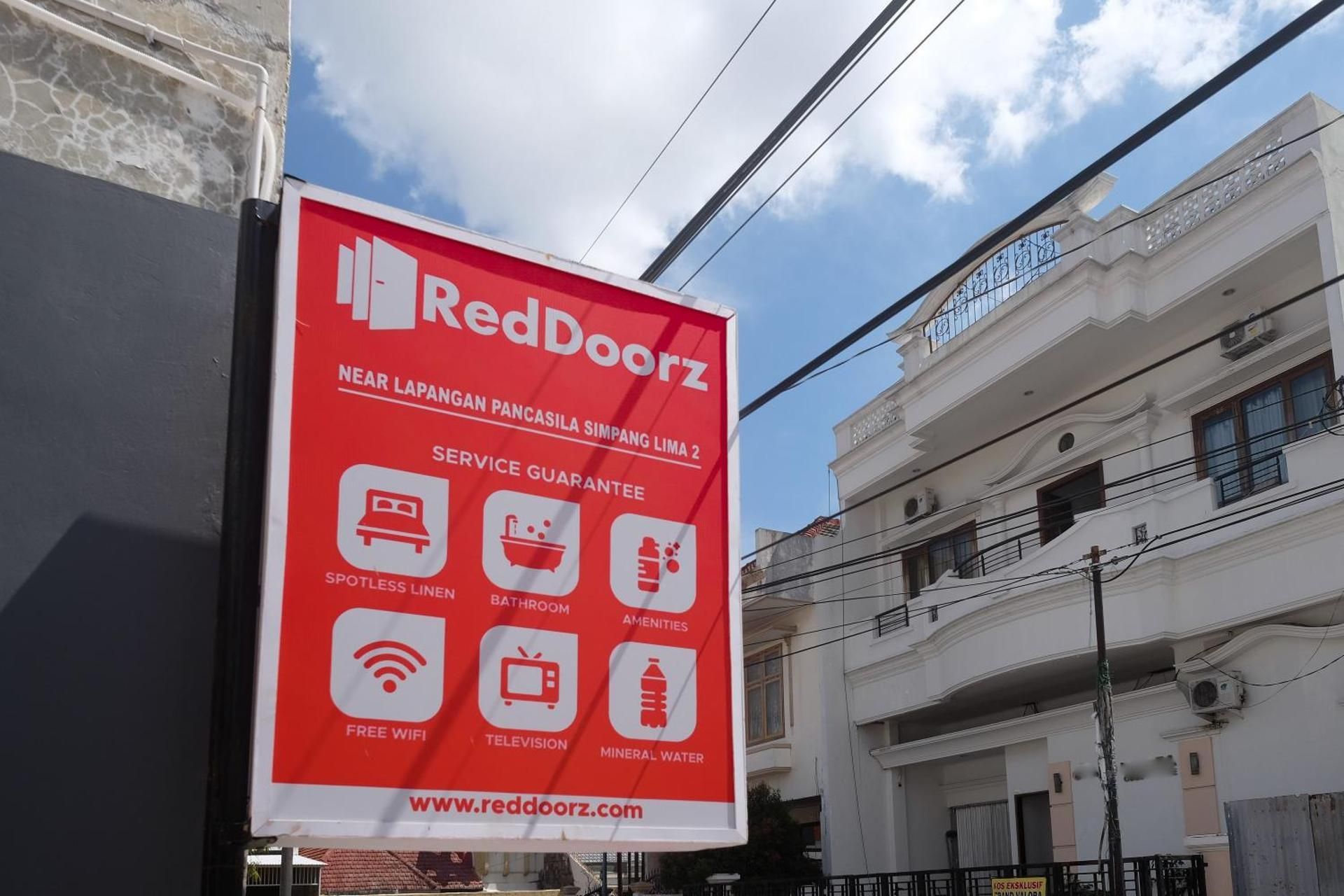 RedDoorz near Tentrem Mall Semarang