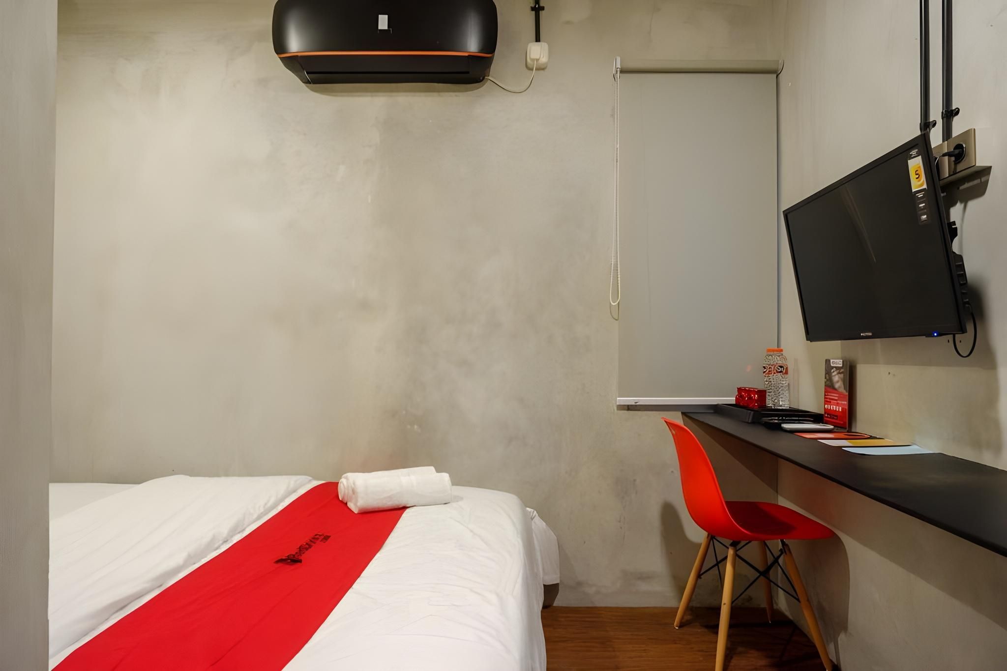 RedDoorz Plus near Kawasan Sam Poo Kong Semarang