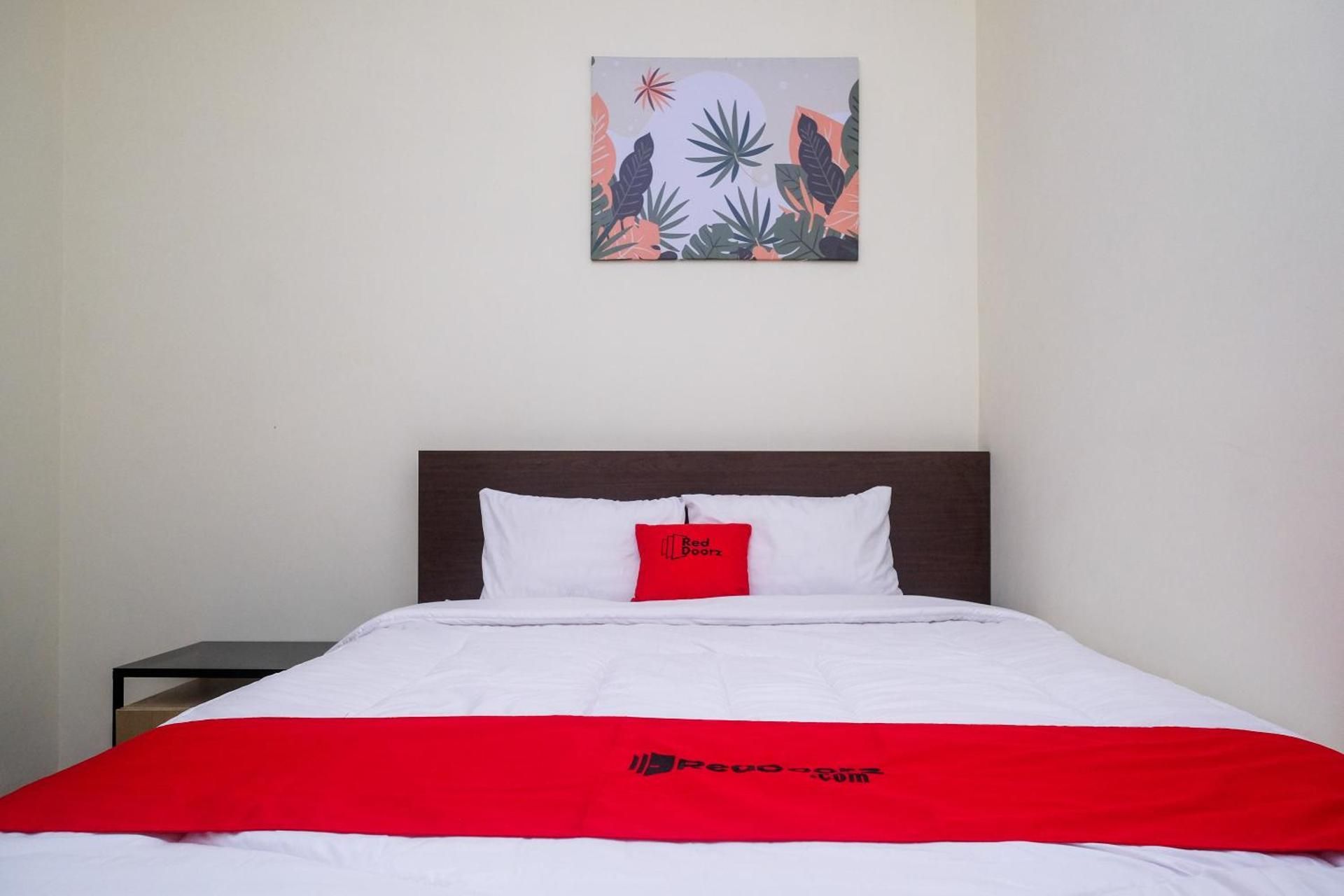 RedDoorz Room