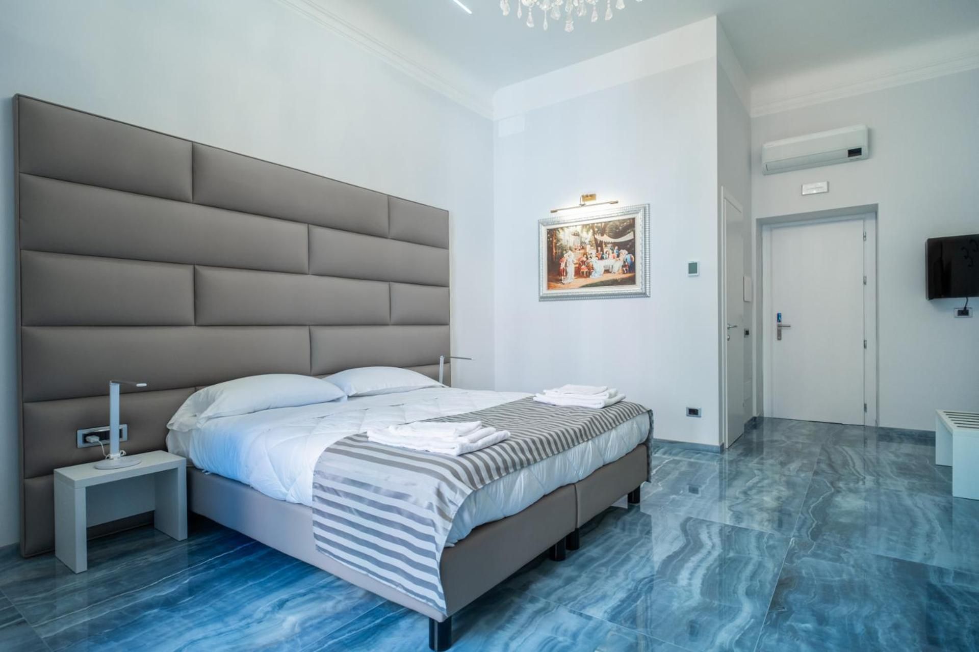 Superior Deluxe Double or Twin Room 