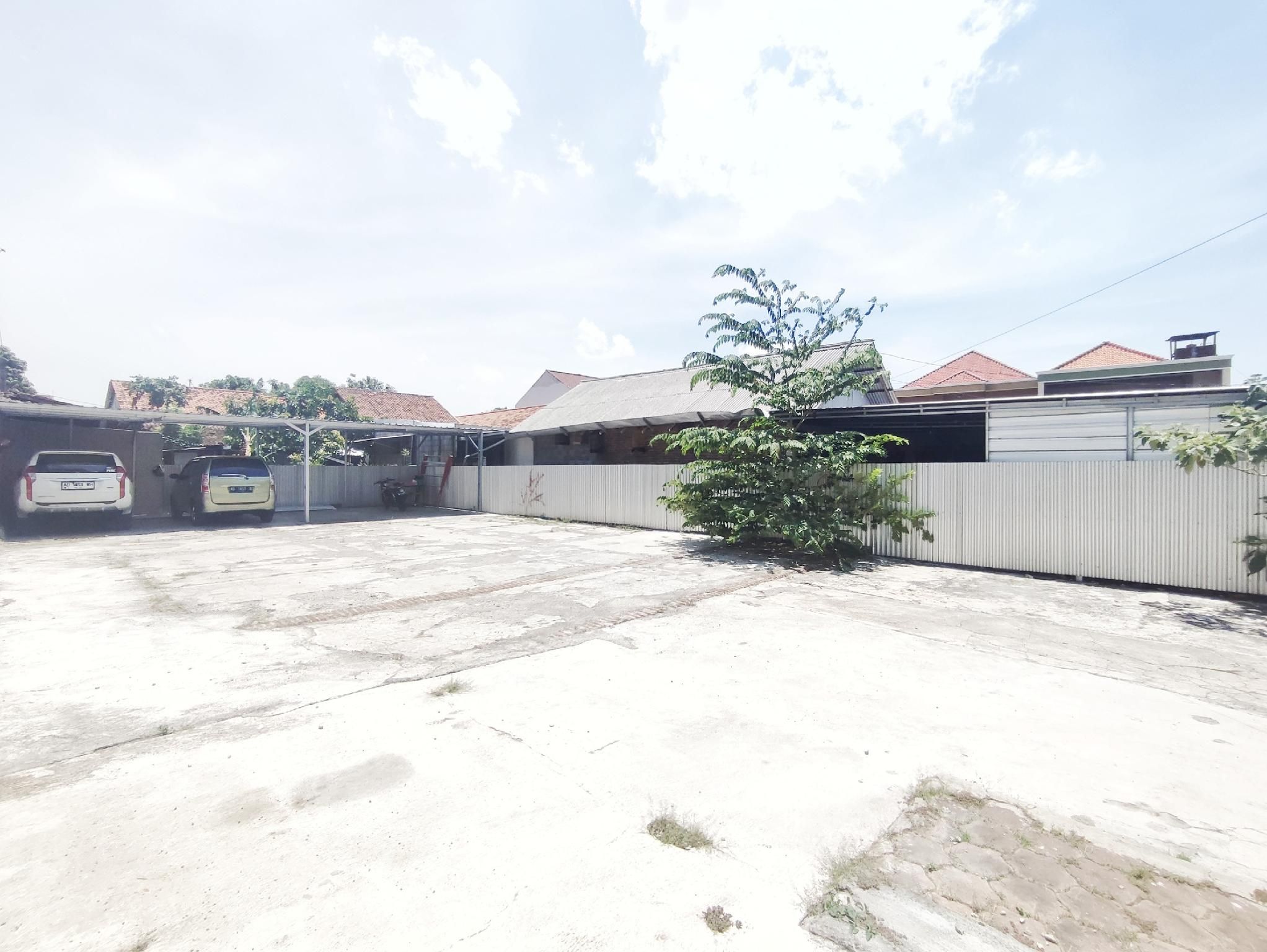 RedDoorz Near Exit Toll Banyumanik Semarang