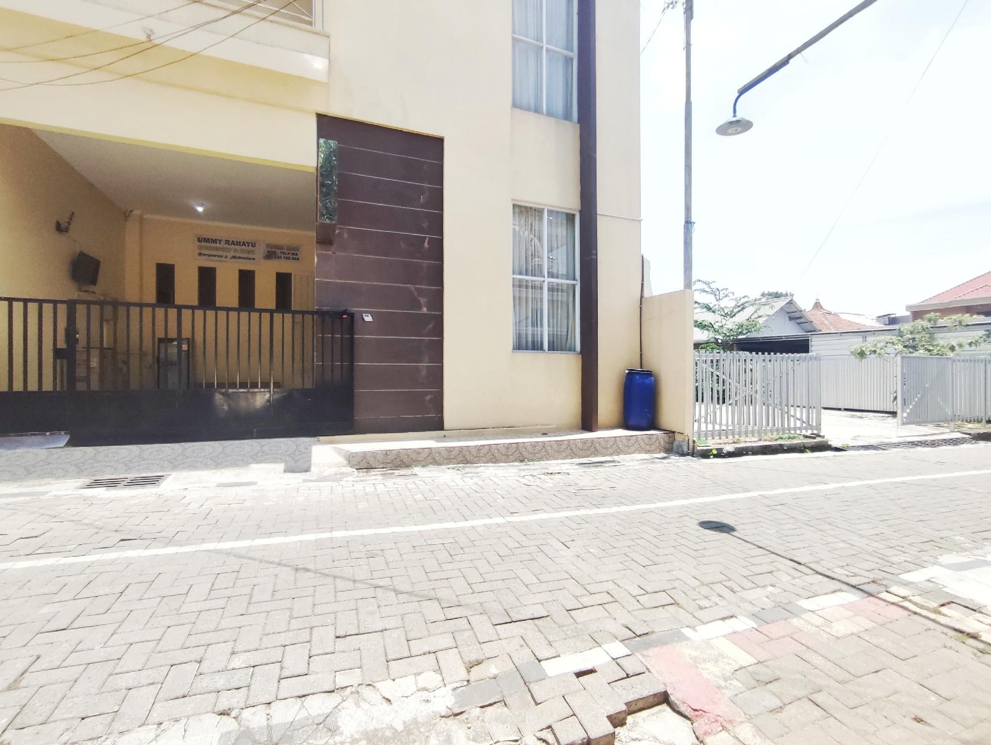RedDoorz Near Exit Toll Banyumanik Semarang