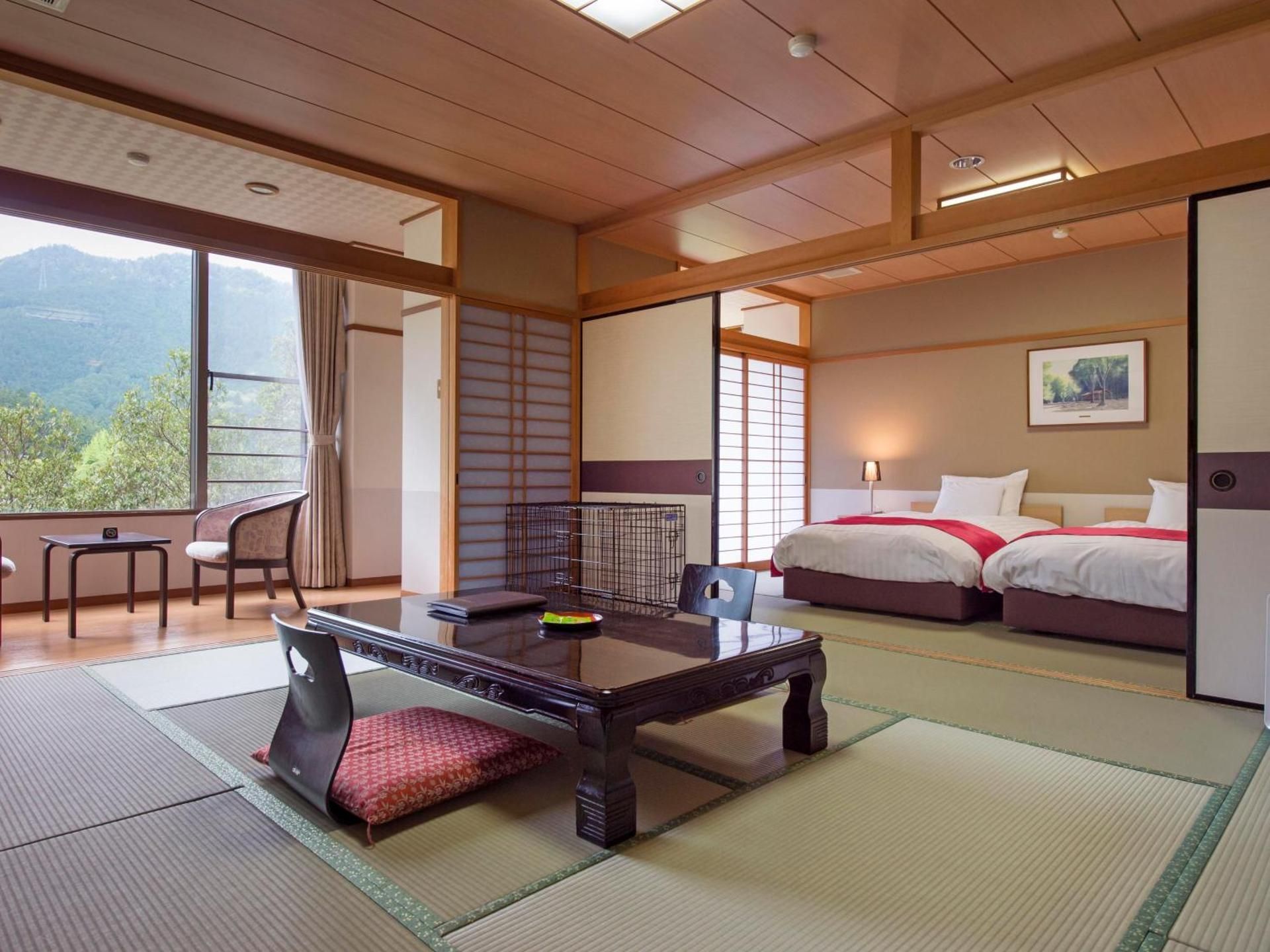 Japanese Modern Twin Room with 10 Tatami