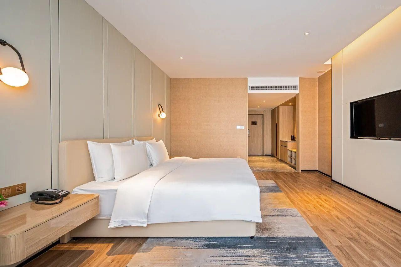 Huazhu - Deluxe Bed Room