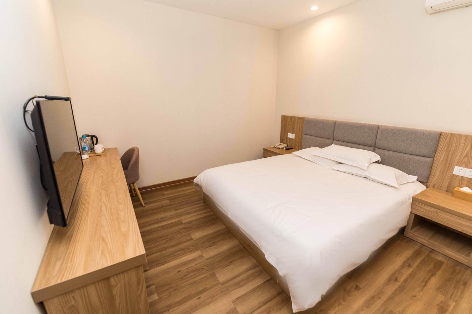 Huazhu - Room With Bed