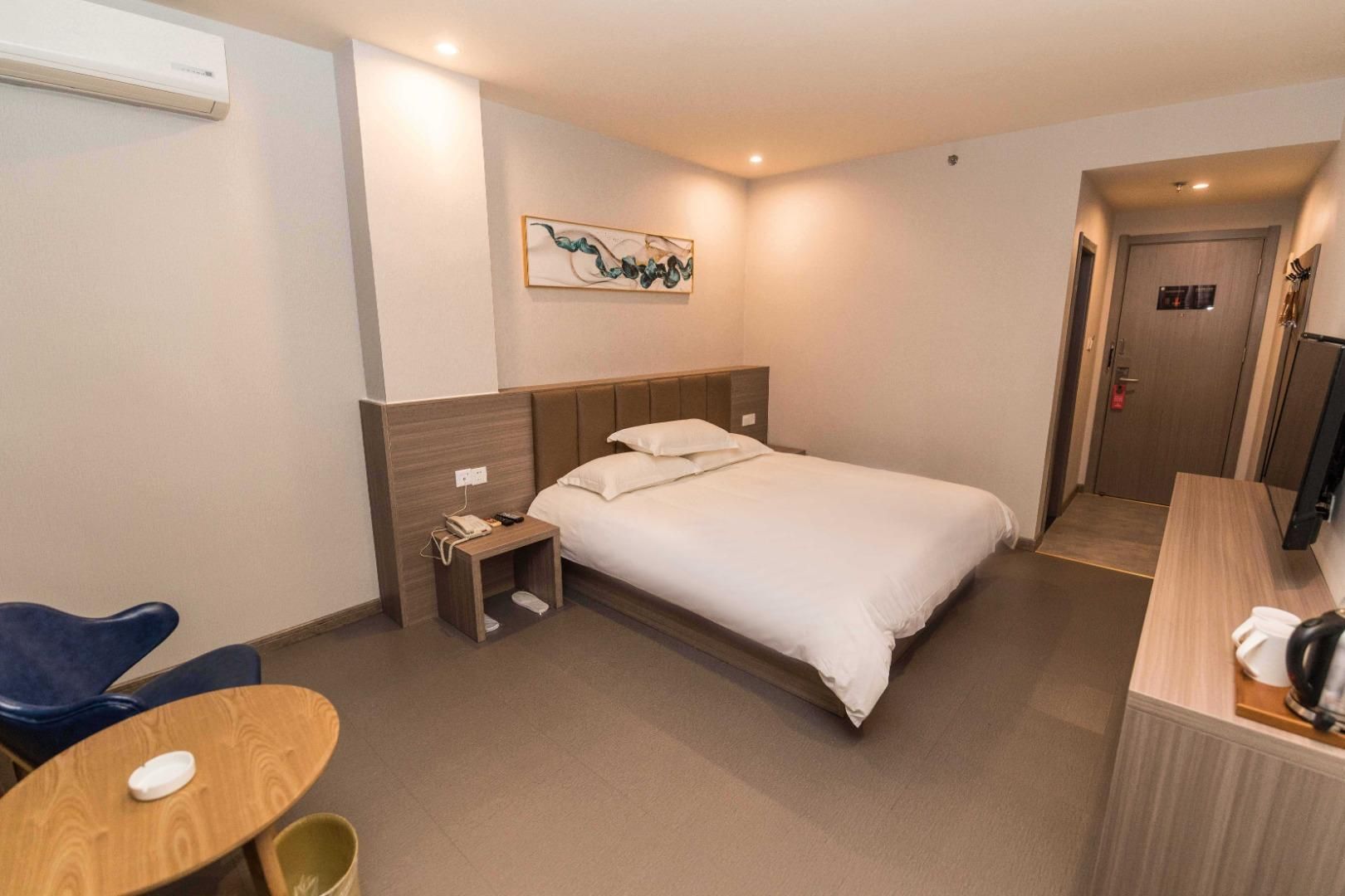 Huazhu - Superior BedRoom