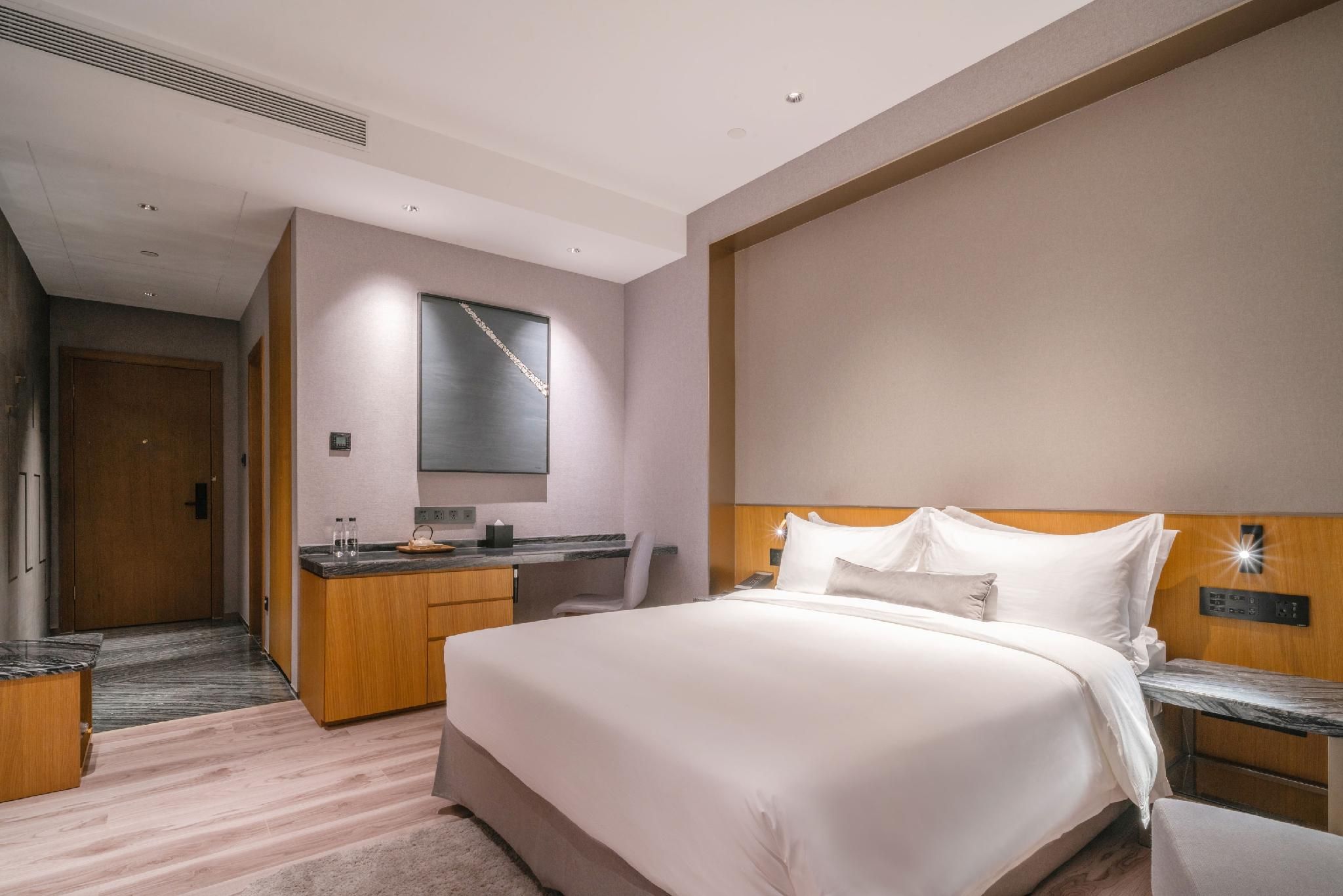 THE LUZERNE Eco Room