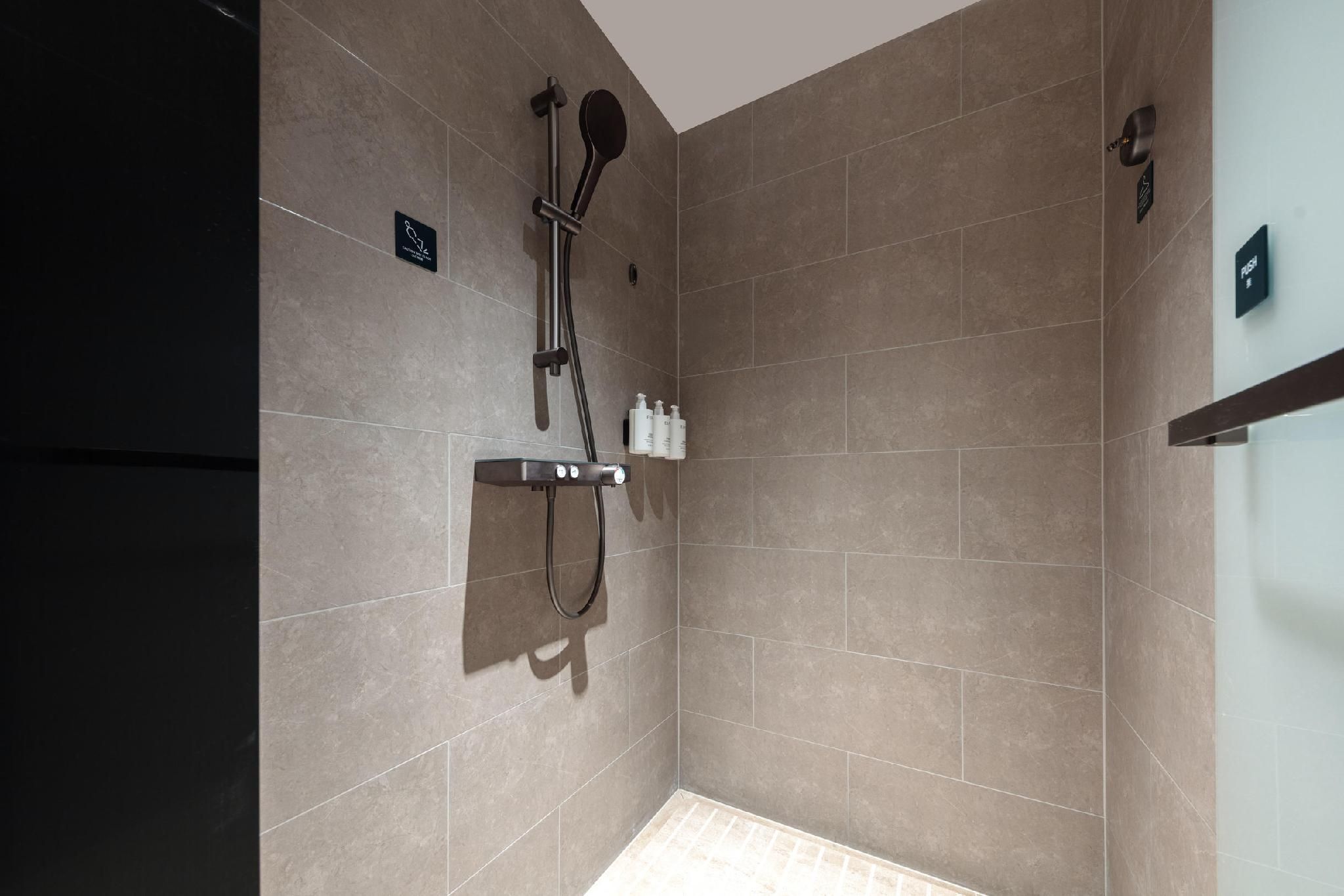 Atour Hotel Quanzhou Donghai City Government Atour - Superior 1 Bed Room with City View 3