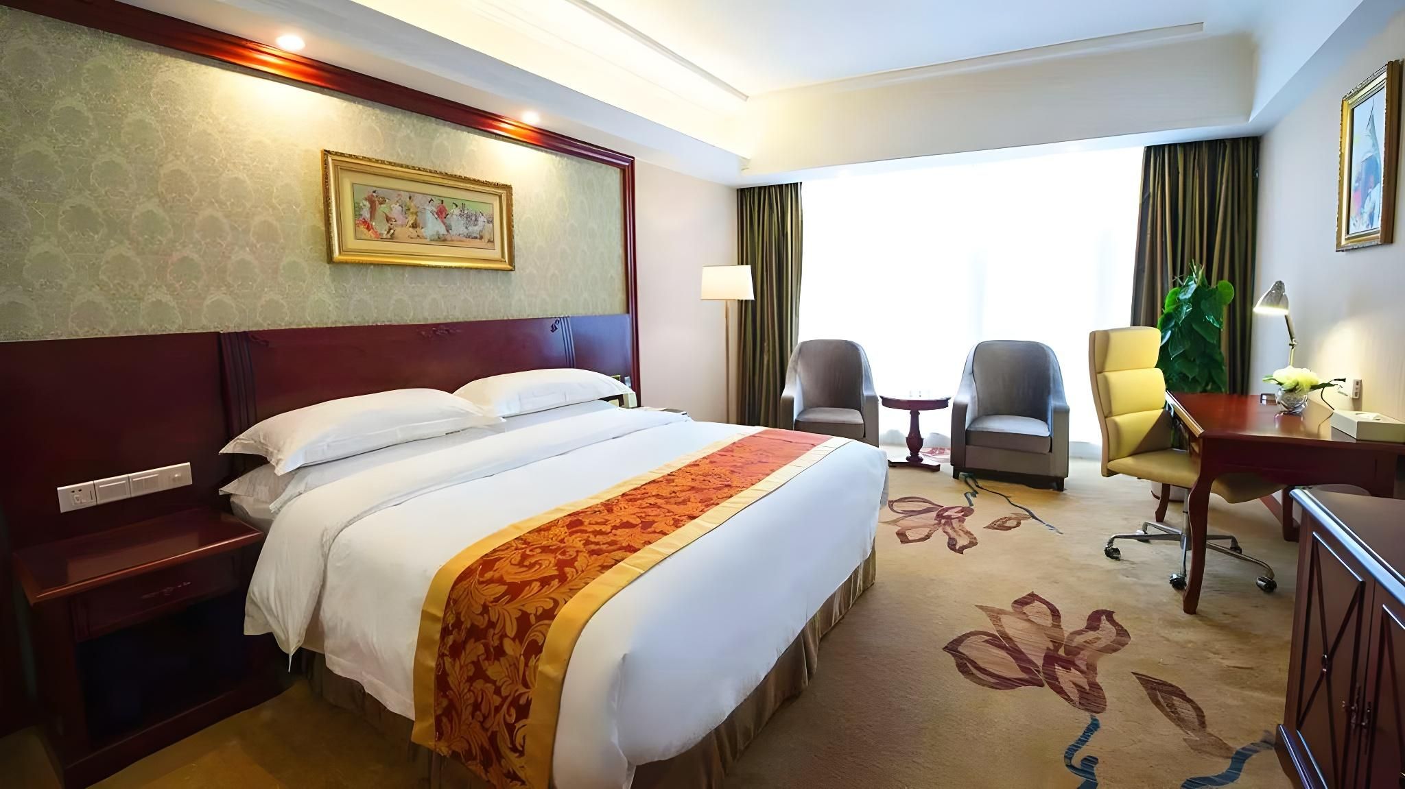 Business Queen Bed Room