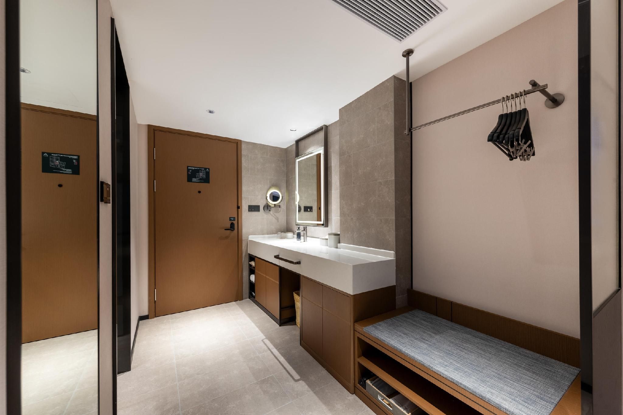 Executive room, Guest room, 1 Queen