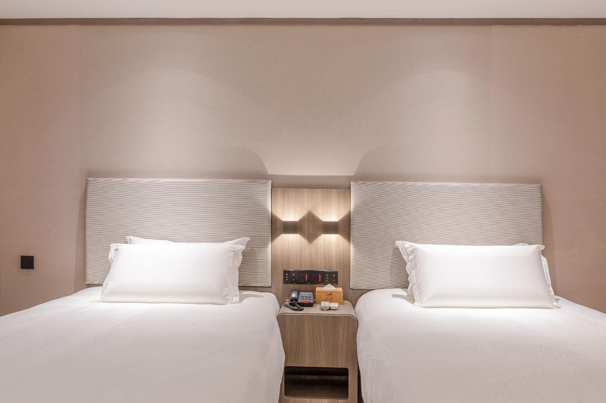 Twin Business Room