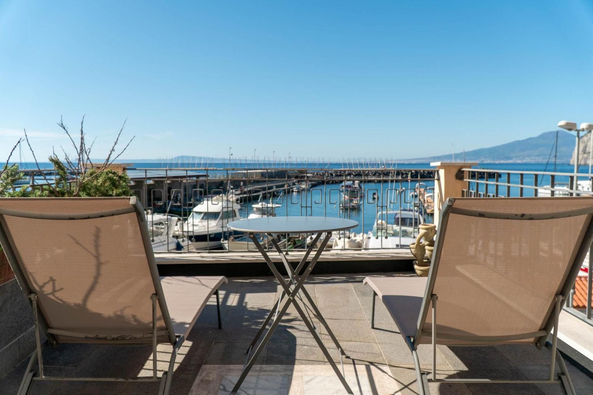 Deluxe Double Room with Balcony and Sea View