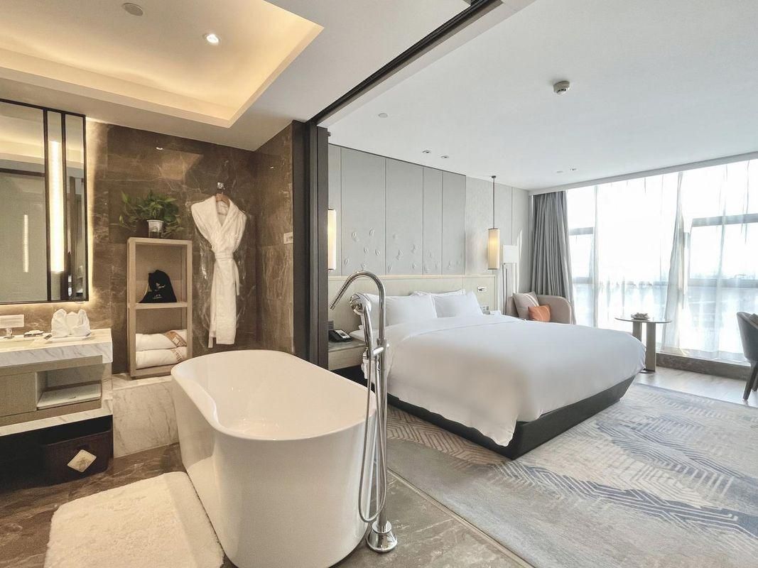 Executive River-View Queen Room