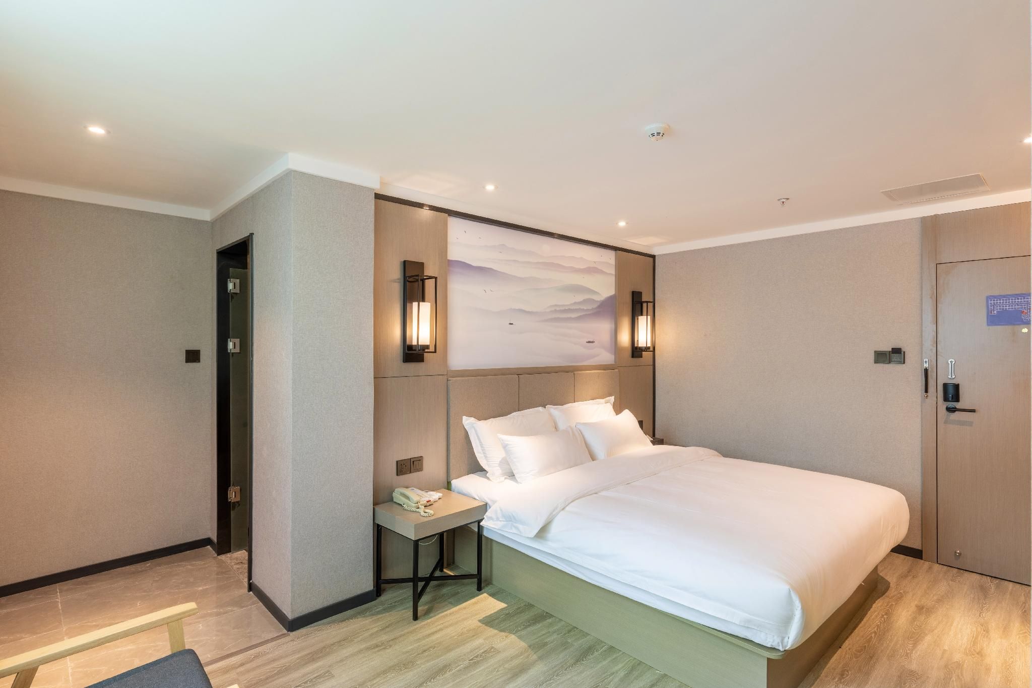 Huazhu - Room With Bed