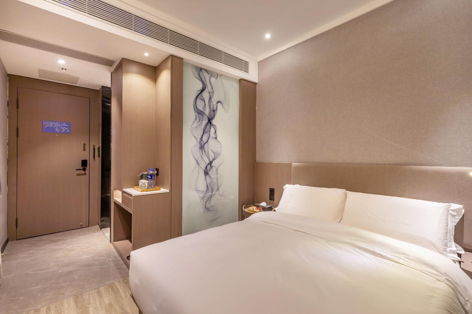 Huazhu - Room With Bed