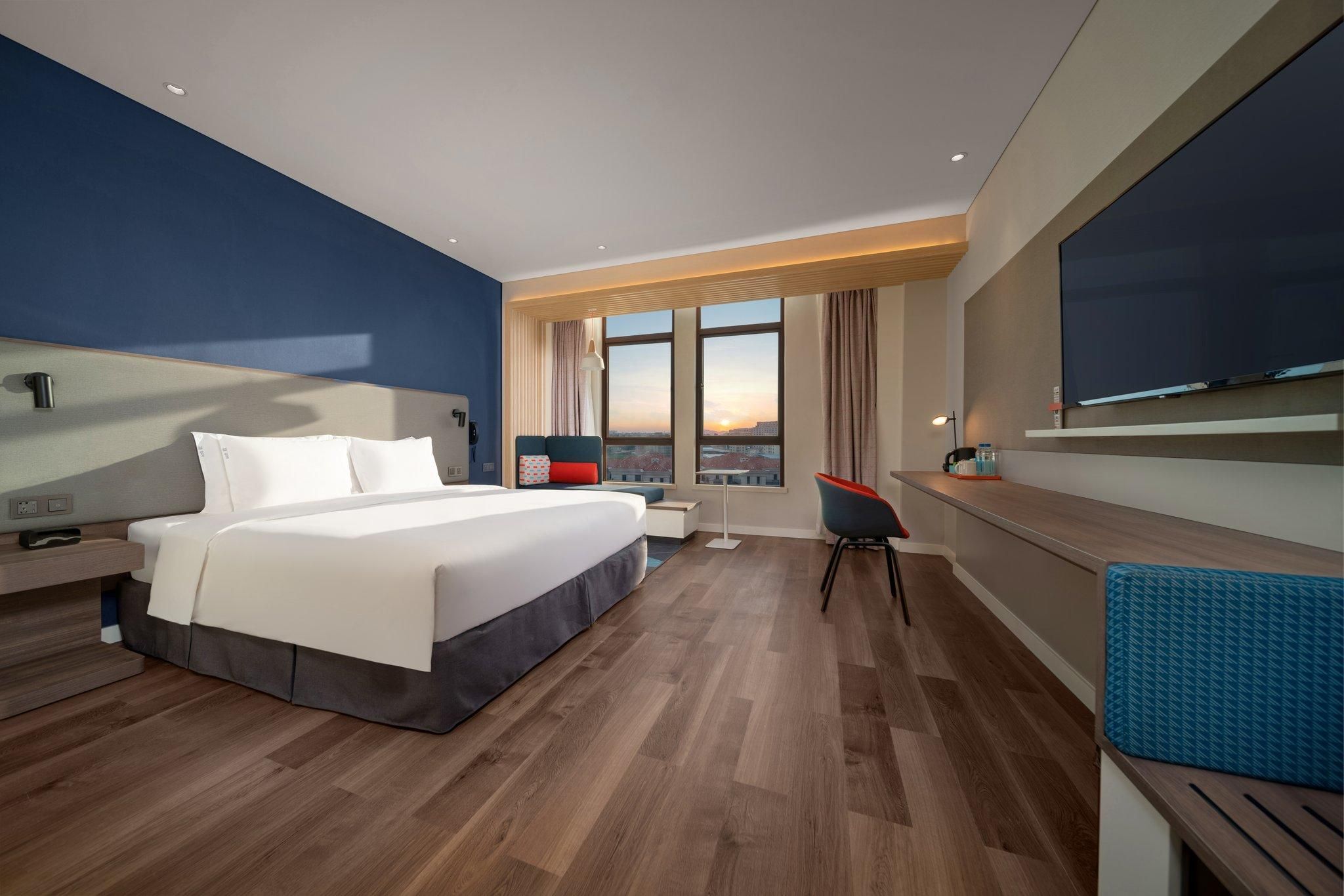 1 King Bed Standard Room