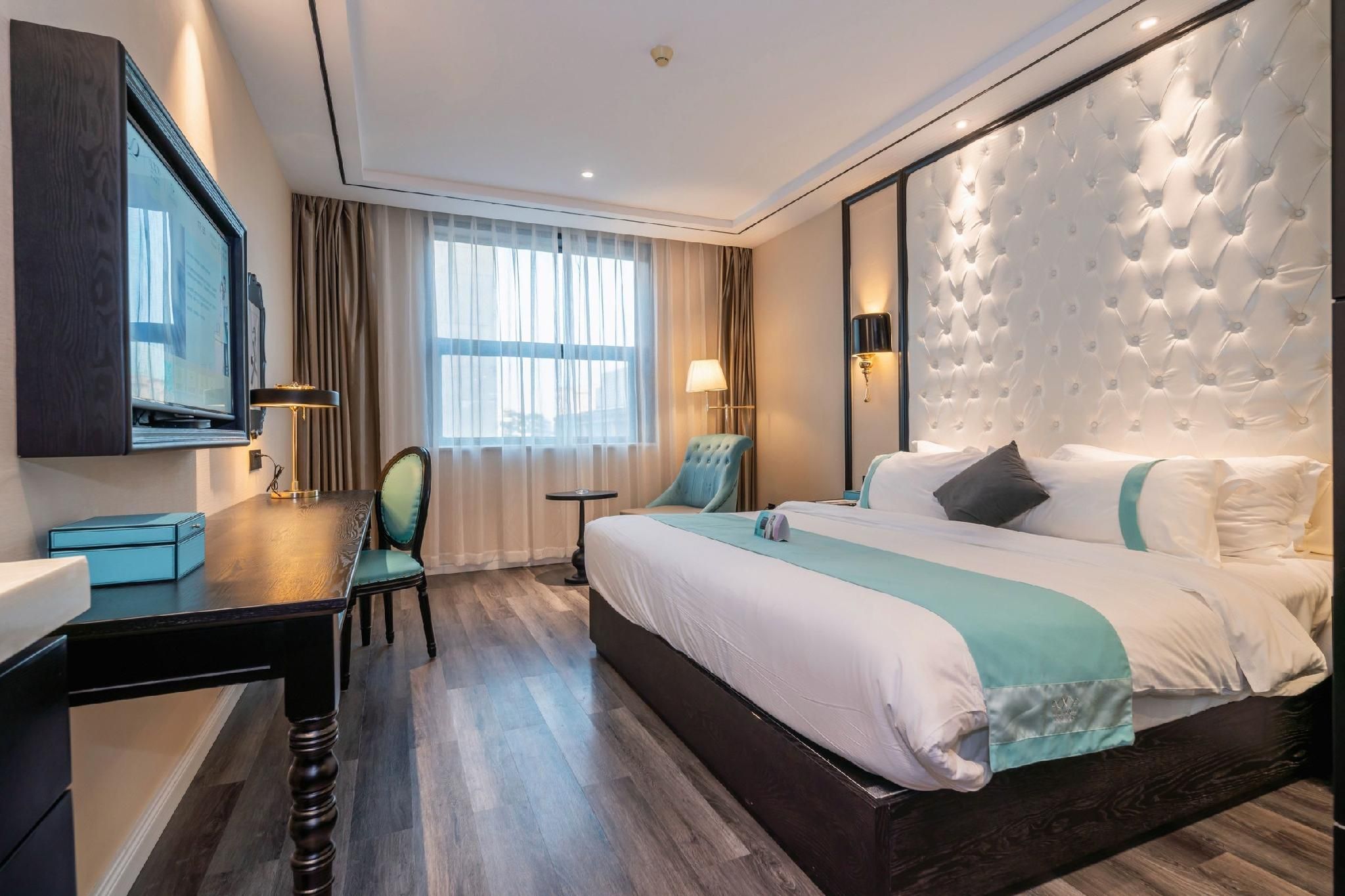 Xana - Deluxe Bed Room