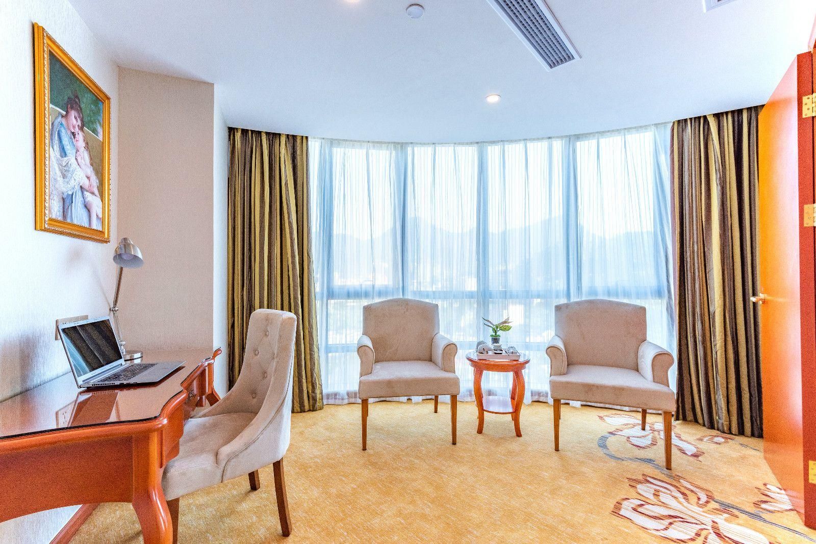 Vienna Hotel Fujian Quanzhou Anxi County Baolong Square Business Suite 2
