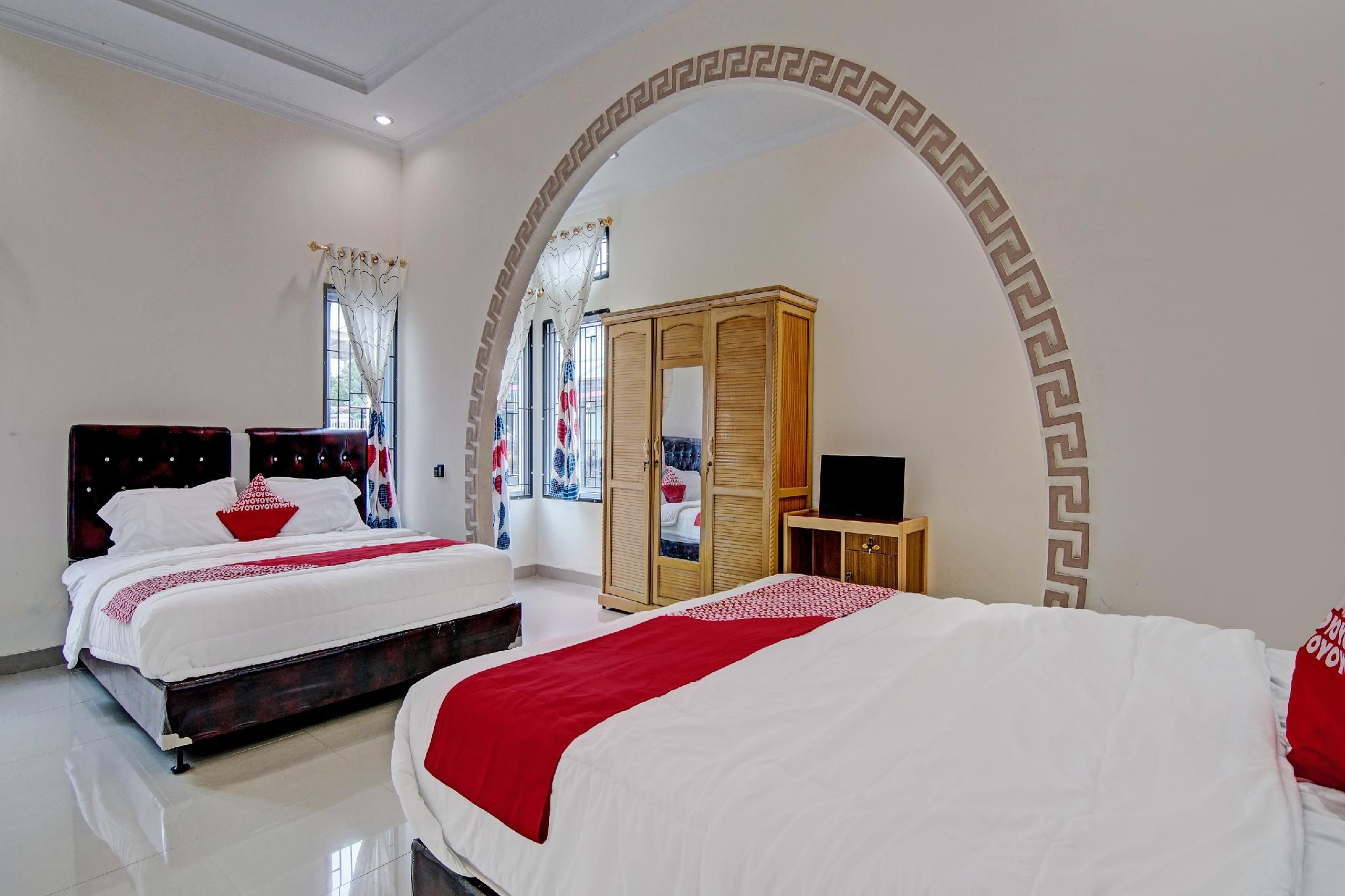 Suite Family Room