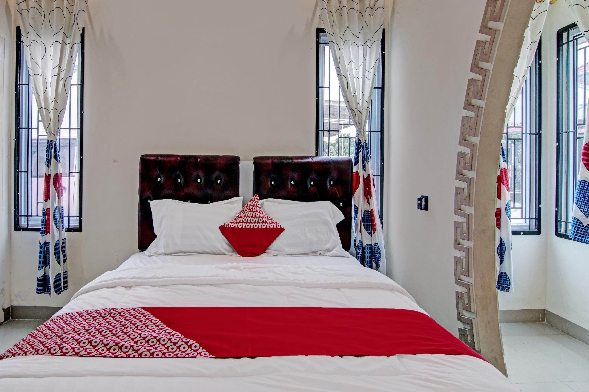 Suite Family Room