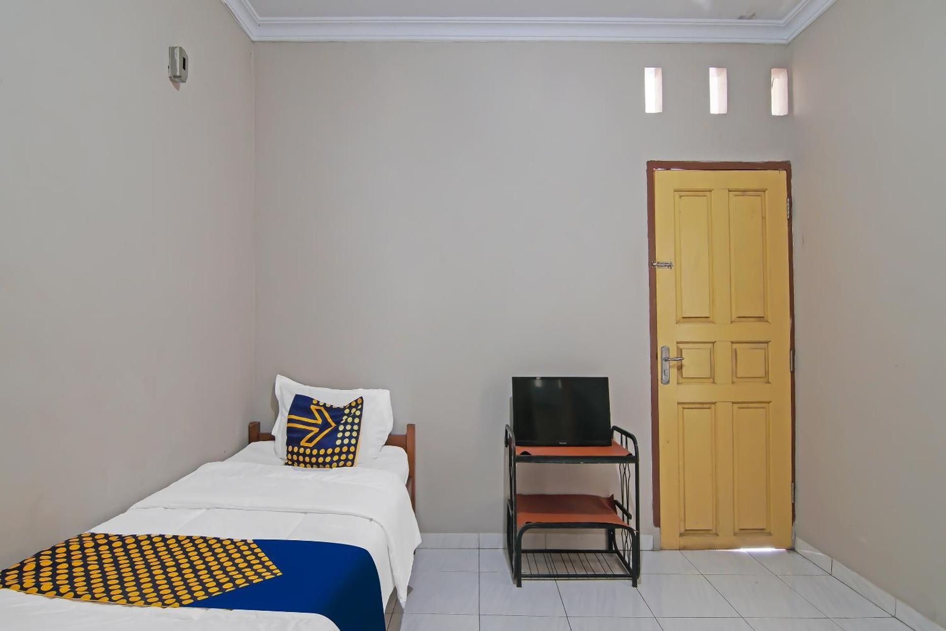 Small Single Room