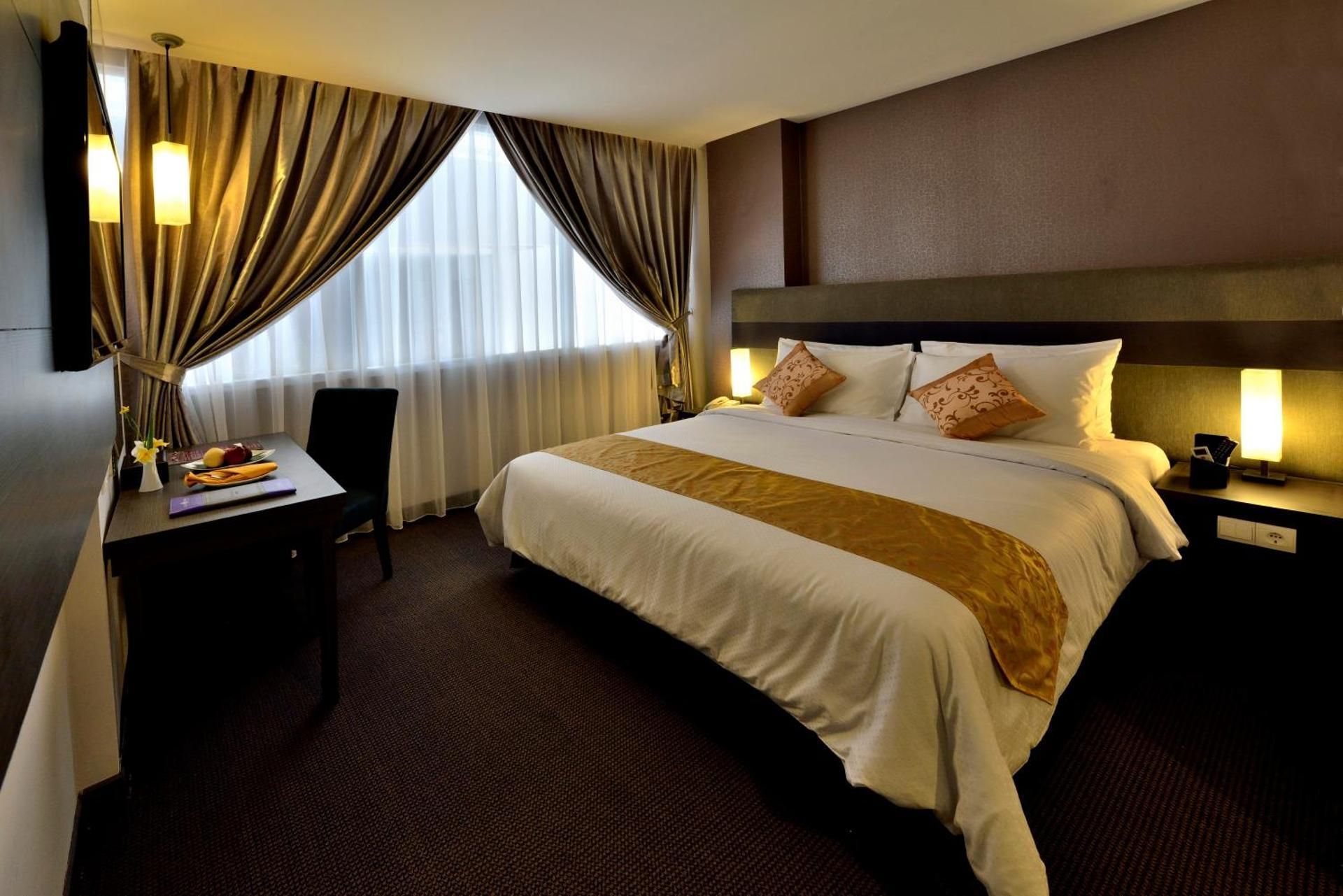 Deluxe King Room