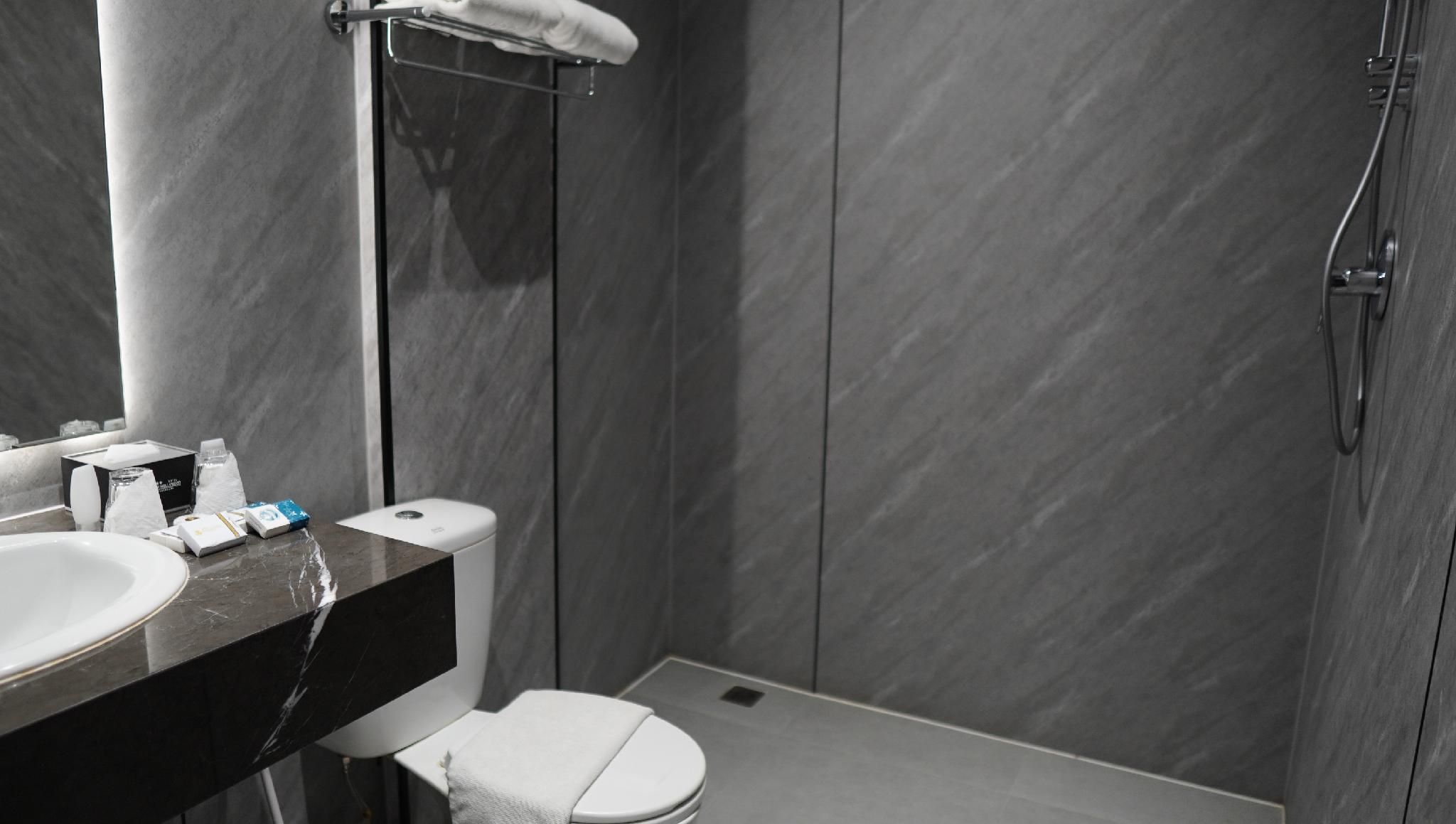 New Hollywood Hotel Superior Double 2