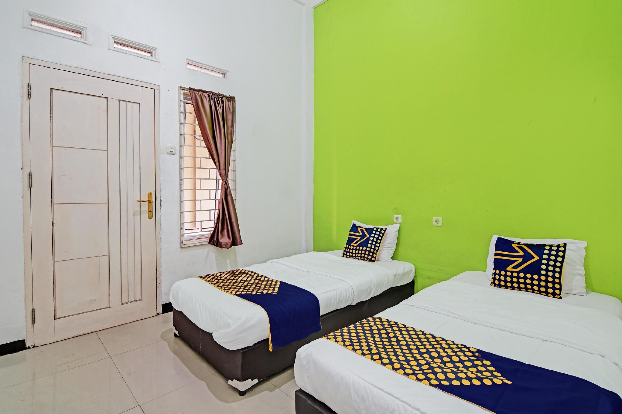 SPOT ON Room without Air Conditioning