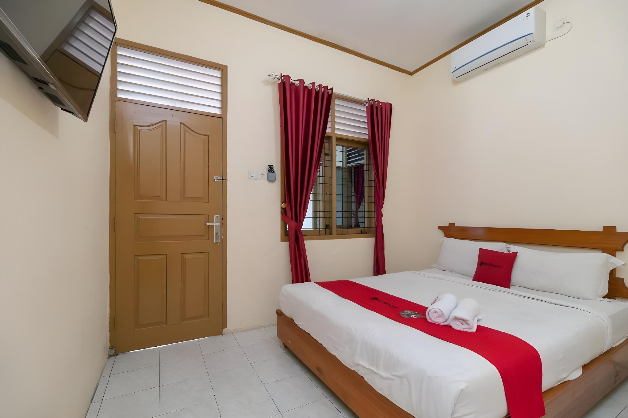 RedDoorz Room