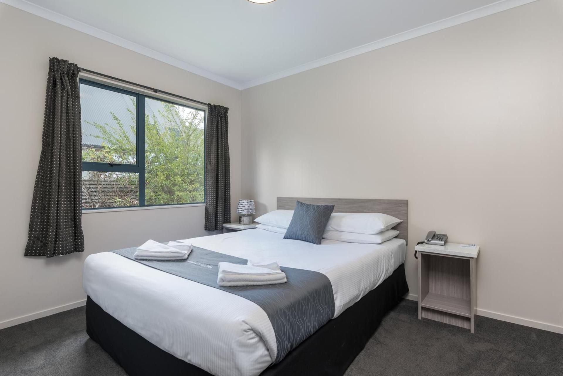 Ground Floor 2Bed unit 3Beds P
