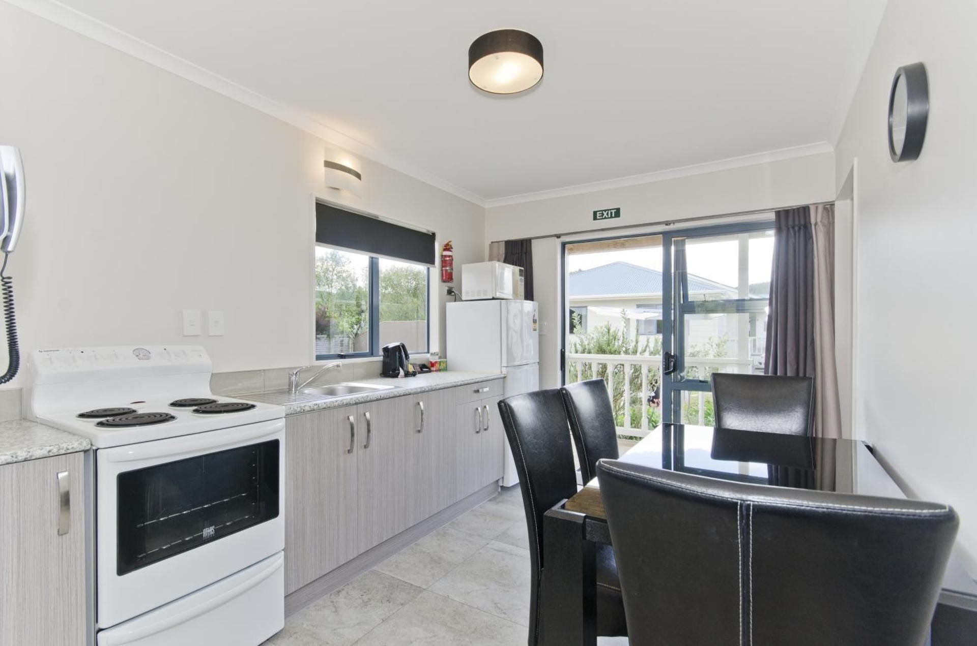 Two story 2Bed unit 4Beds L