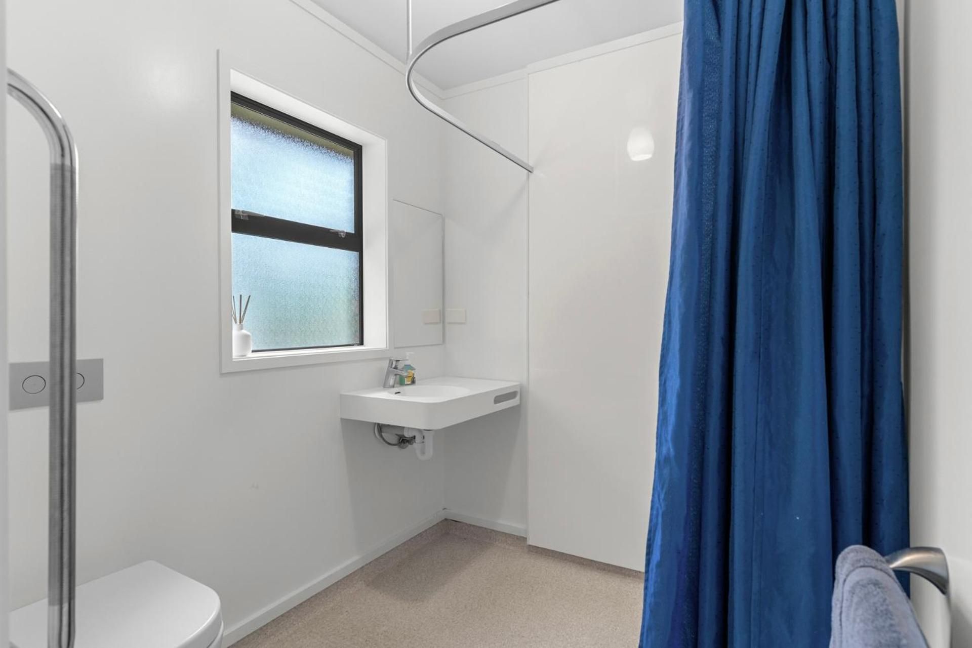 One-Bedroom Apartment with Sea View