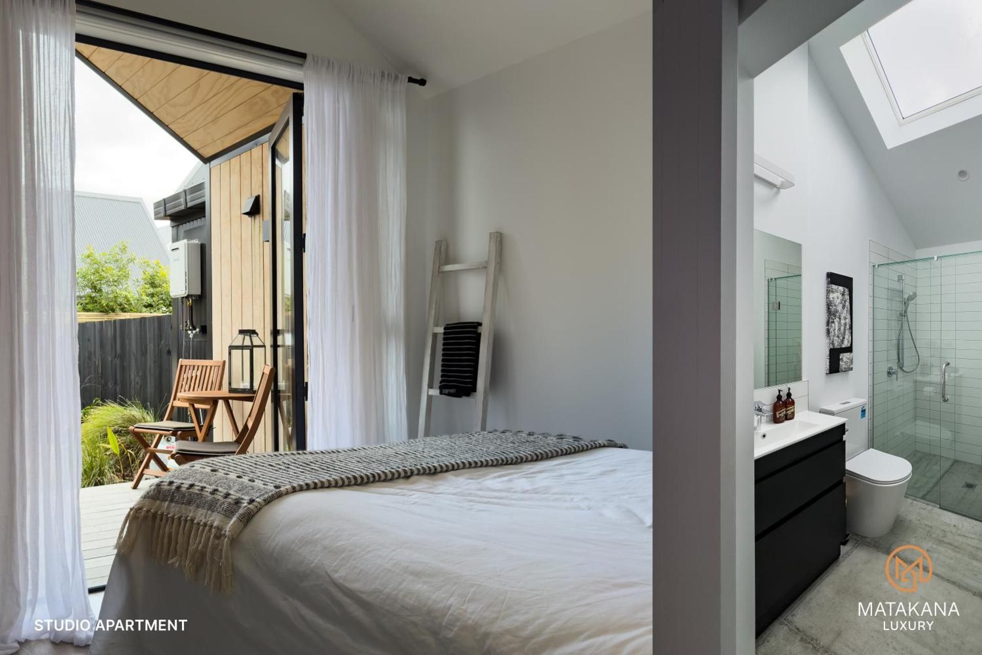 Studio Apartment