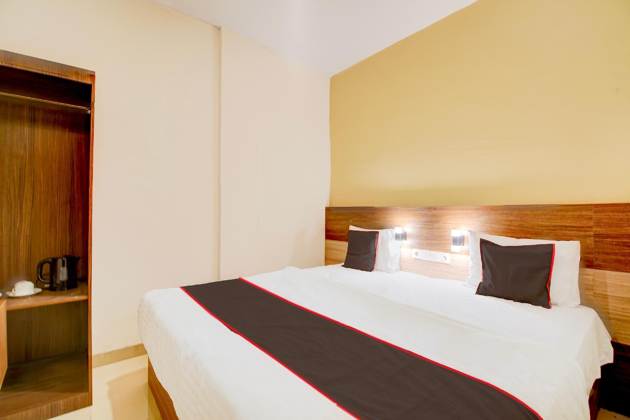 Capital O Pusat Kota Pekanbaru Near Mall Living World Formerly Radja Homestay Deluxe Double