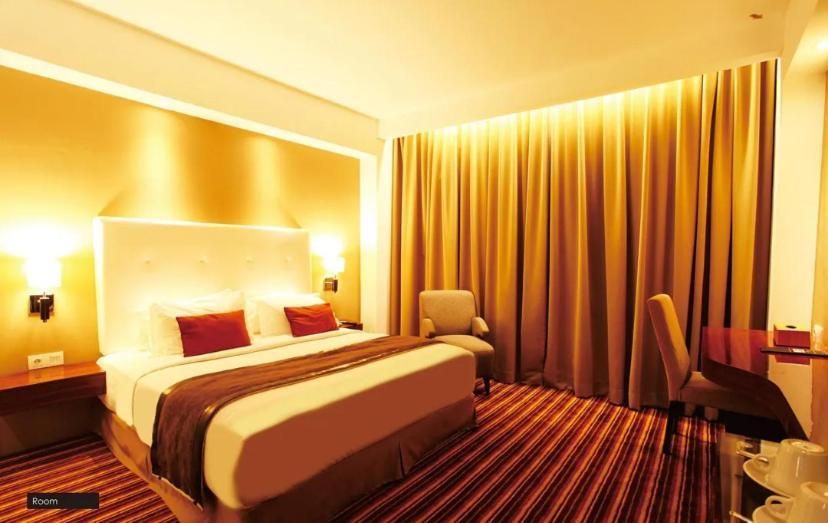 Deluxe Double Room (2 Adults + 1 Child)