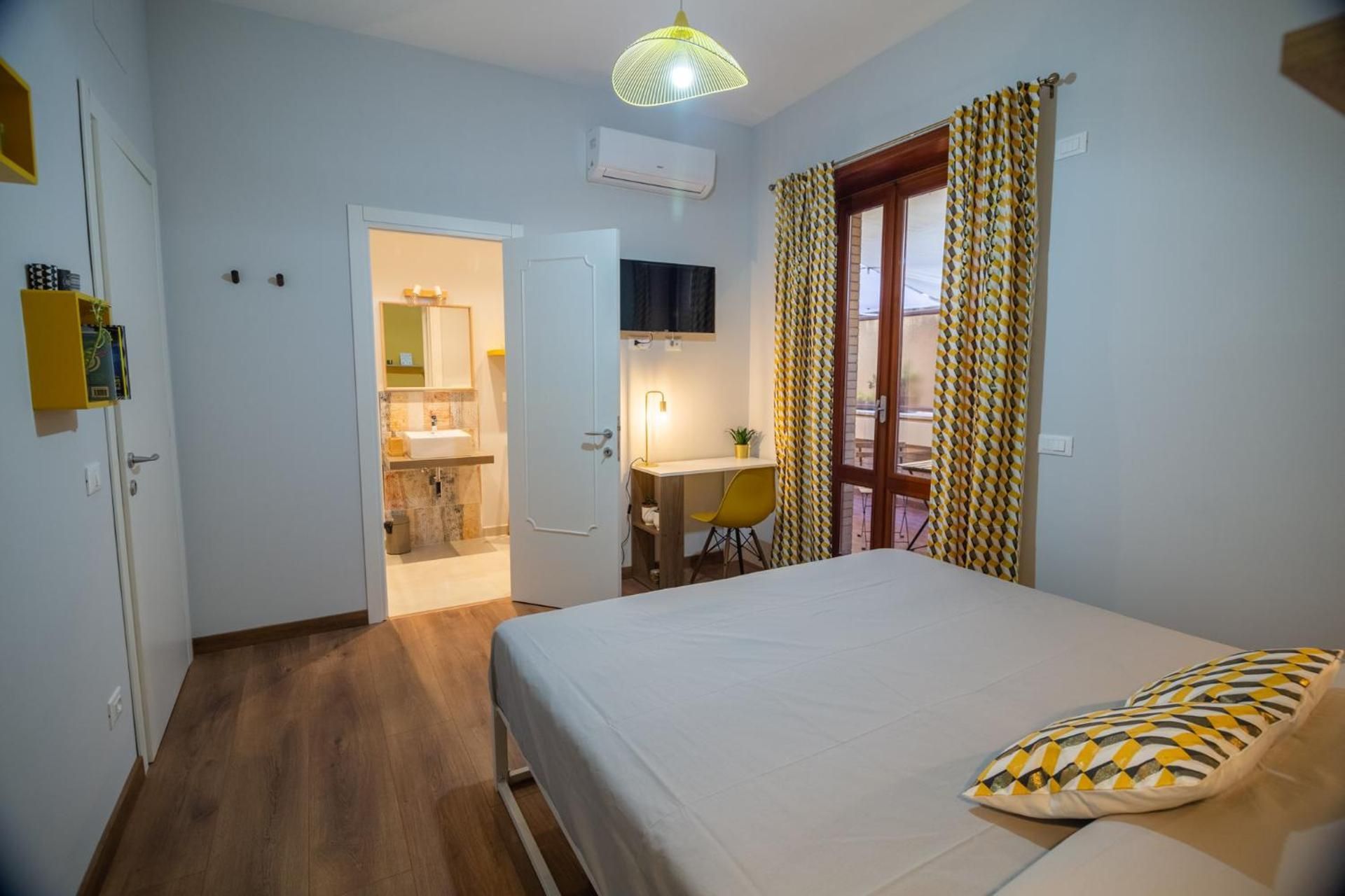 Double or Twin Room with Private Bathroom