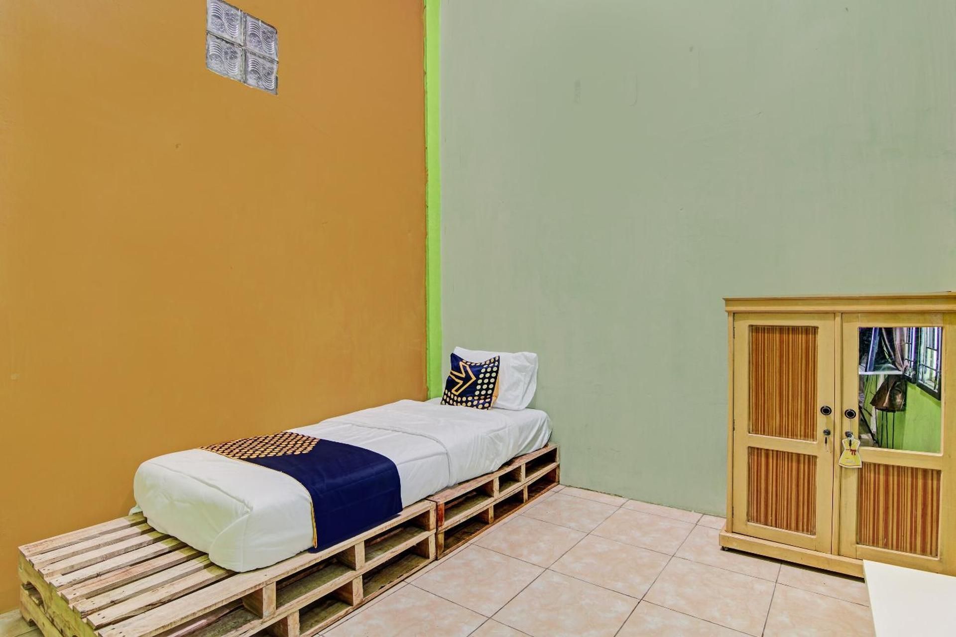 Small Single Room