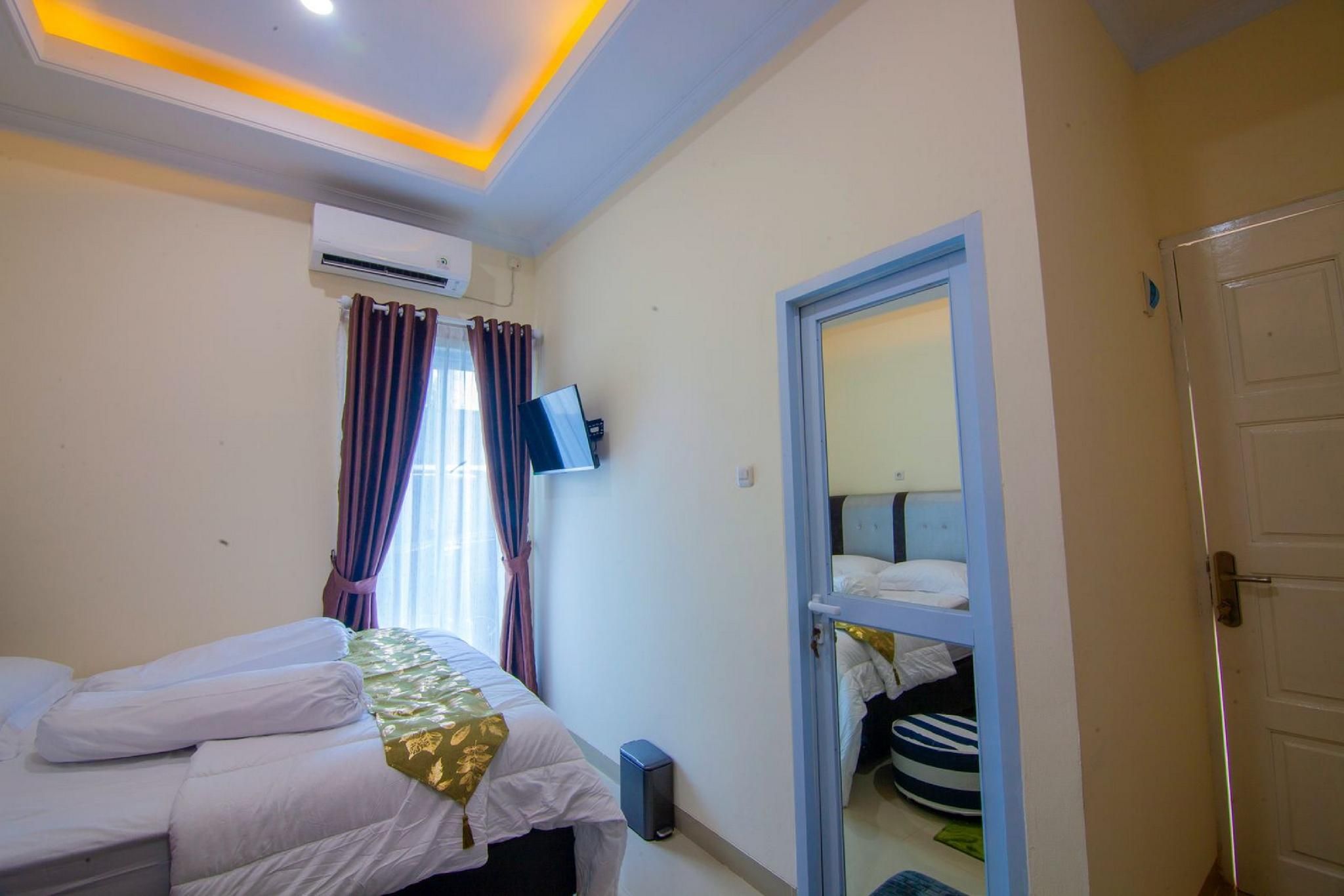 RedDoorz Room