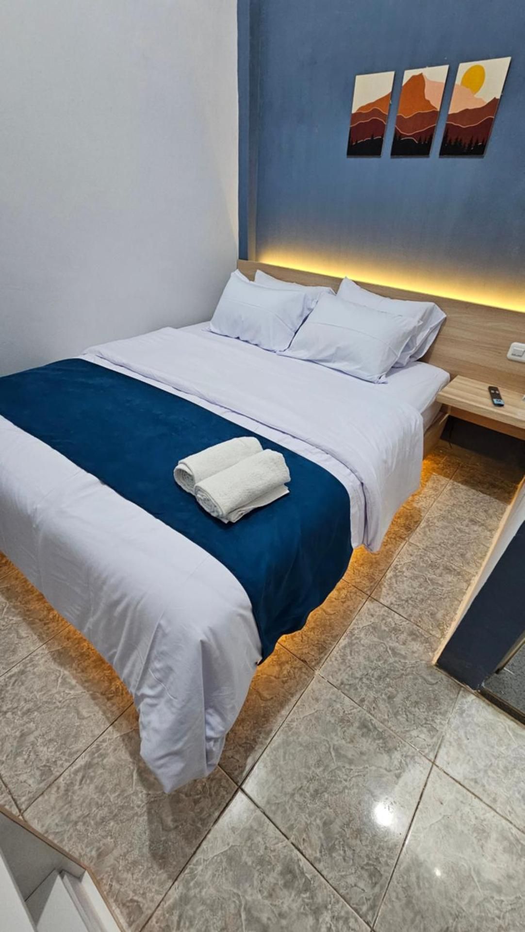 Standard Twin - 2 Single Beds
