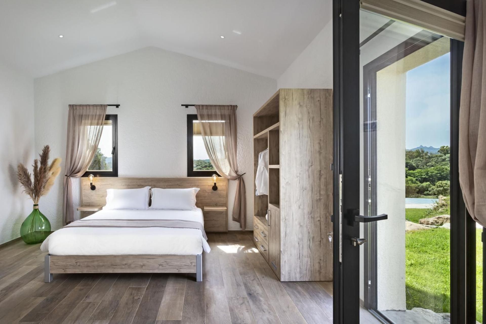 Queen Room with Garden View