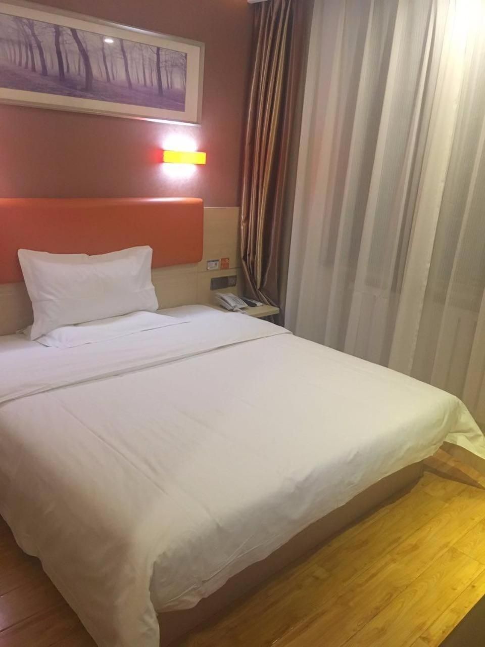 Premium Queen Room